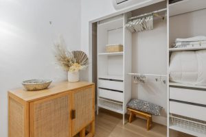 Zalety wykorzystania cokołów meblowych